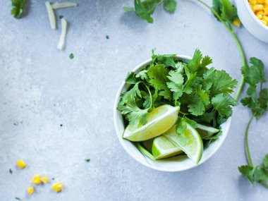 Самые необычные (но работающие) способы пережить жару