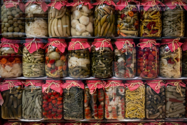 Назван самый опасный продукт для домашних заготовок